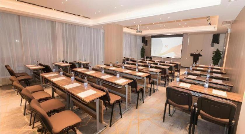 Echarm Hotel (Hefei Changjiang West Road West Qilitang subway station store) 47/53