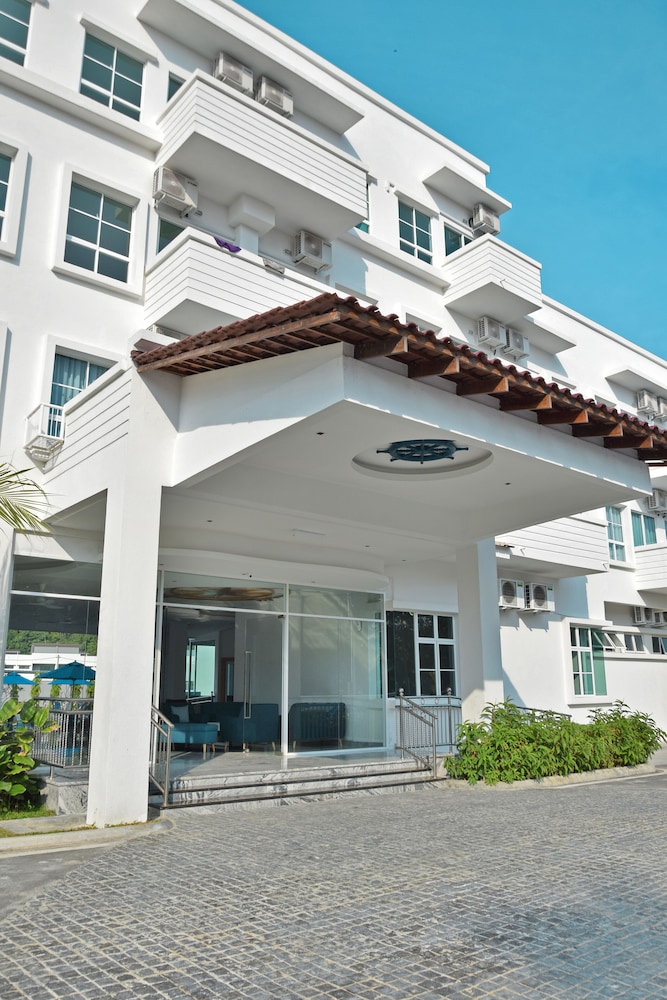 AVI Pangkor Beach Resort 2/38