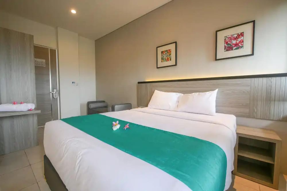 Nivasa Hotel 7/38