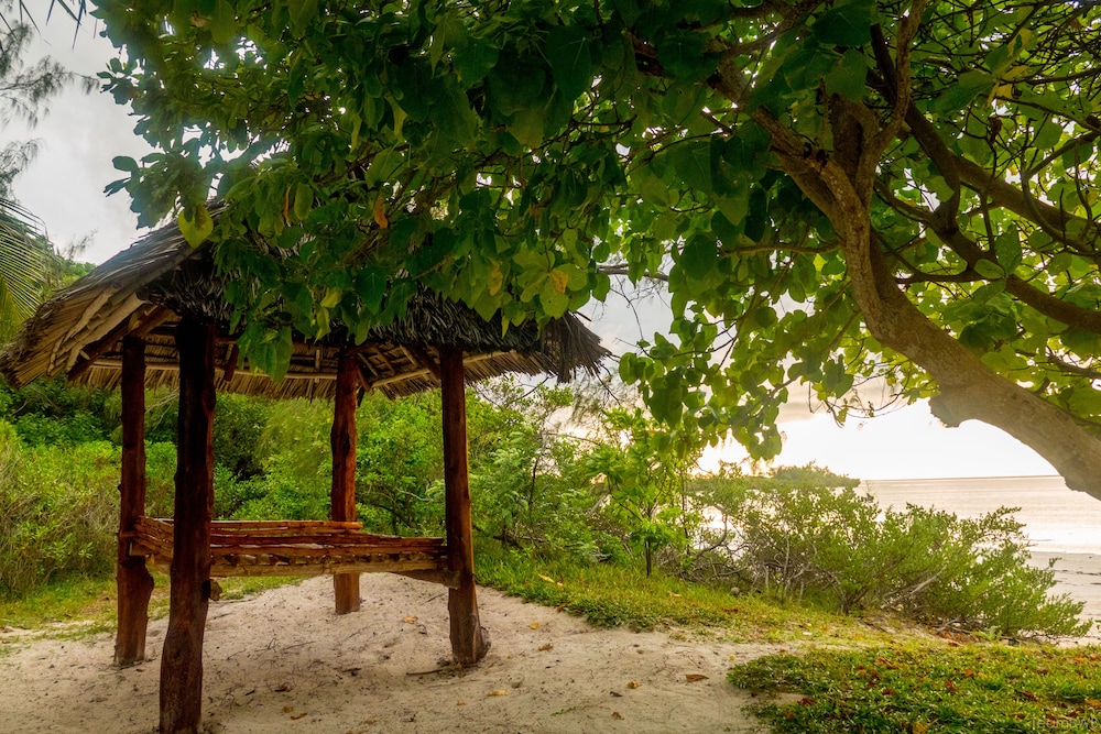 Pemba Lodge 36/50