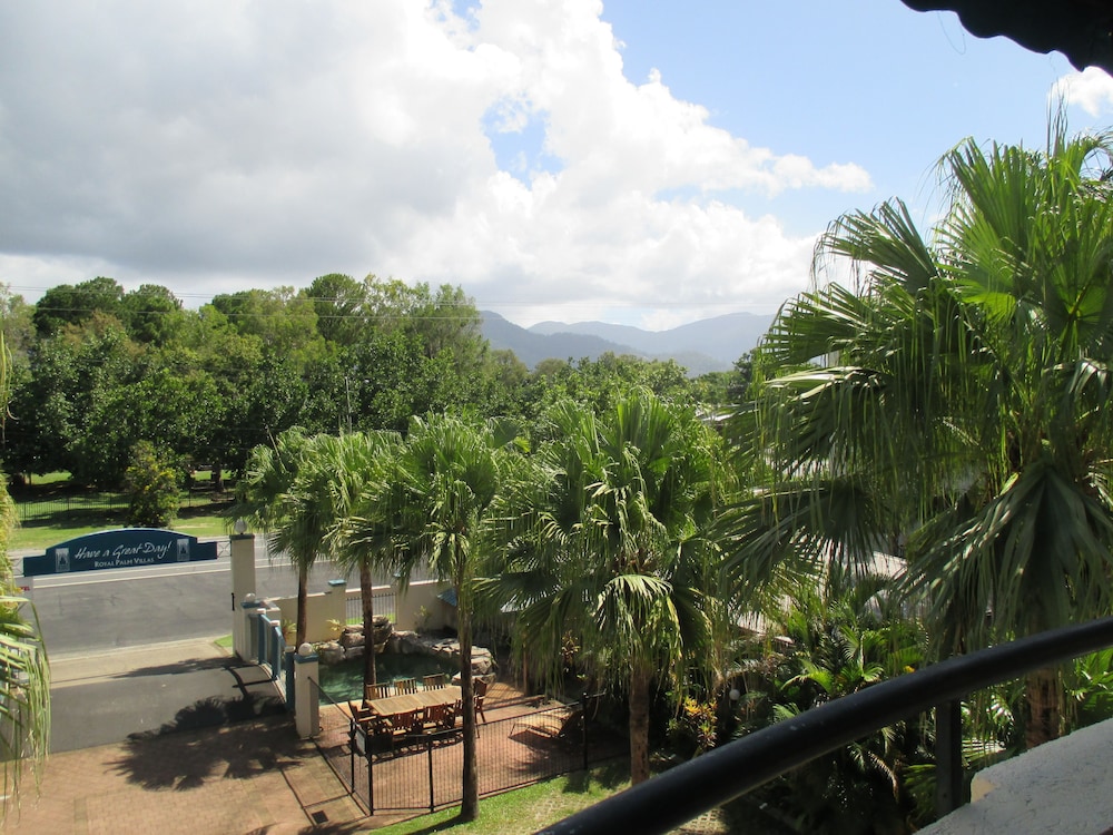 Royal Palm Villas Cairns 22/29