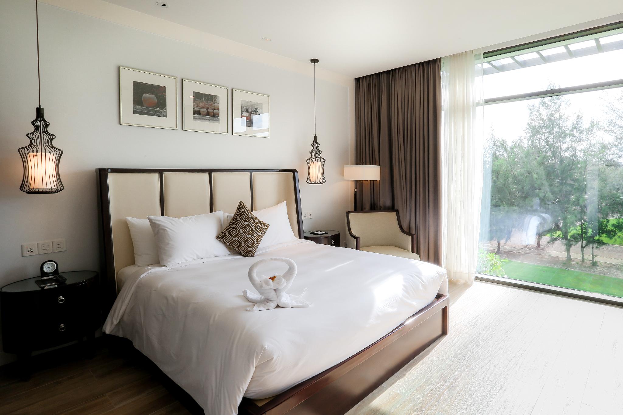 Deluxe, Double Bed, Golf Course View