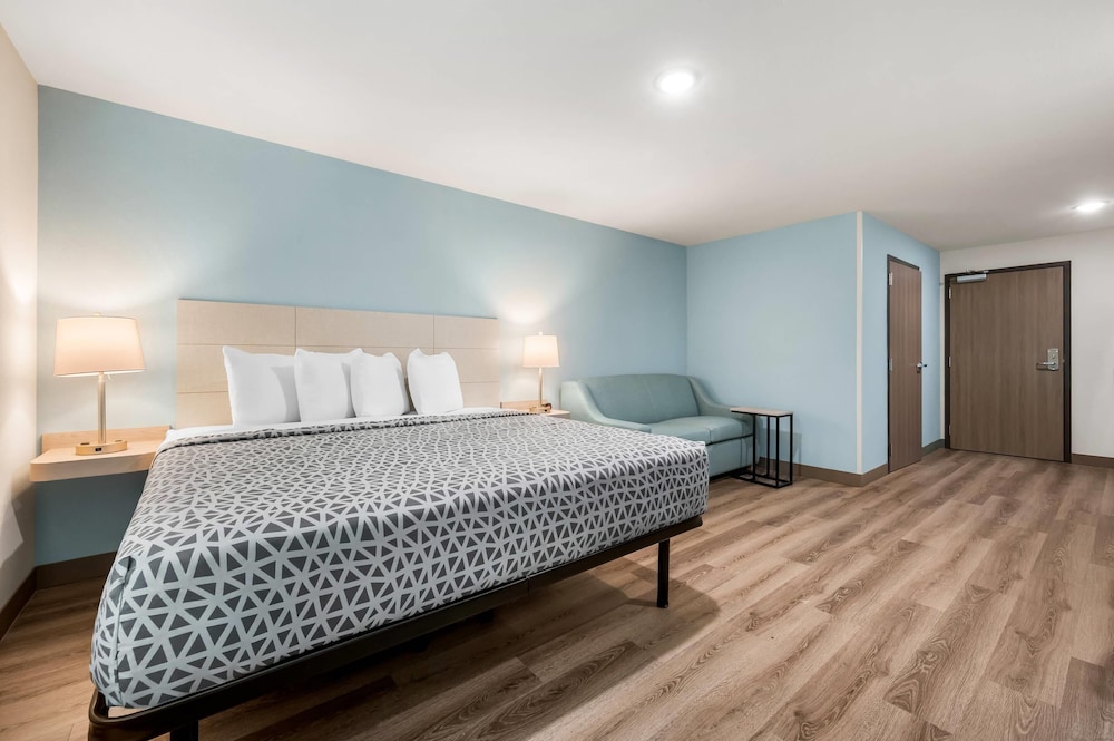 WoodSpring Suites Baton Rouge Airport 24/65