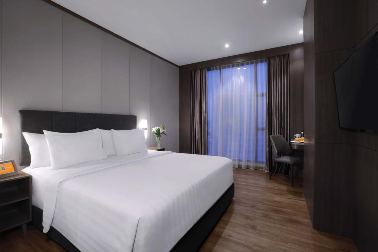 Harper Premier Nagoya Batam 13/25