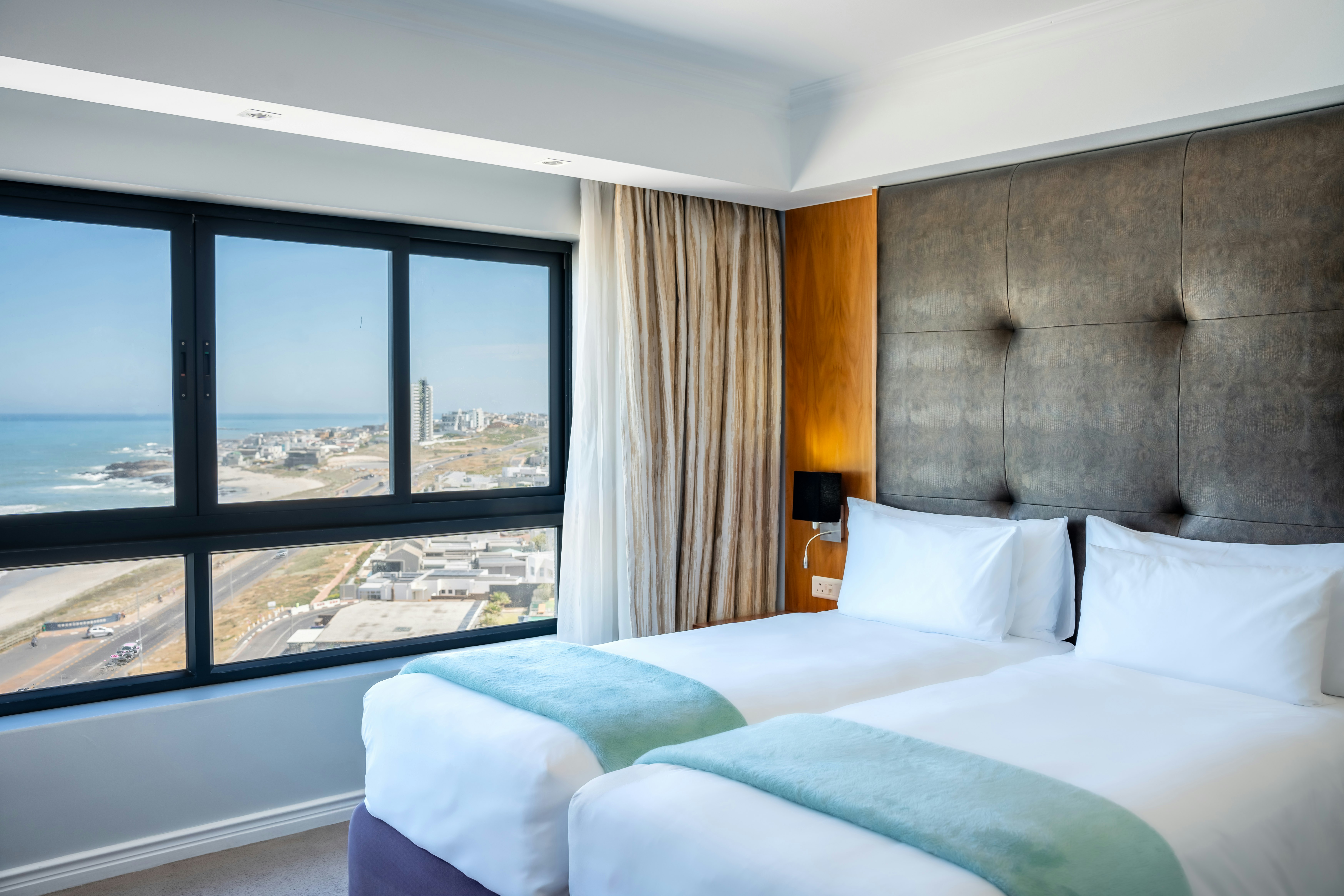 Blaauwberg Beach Hotel 16/100