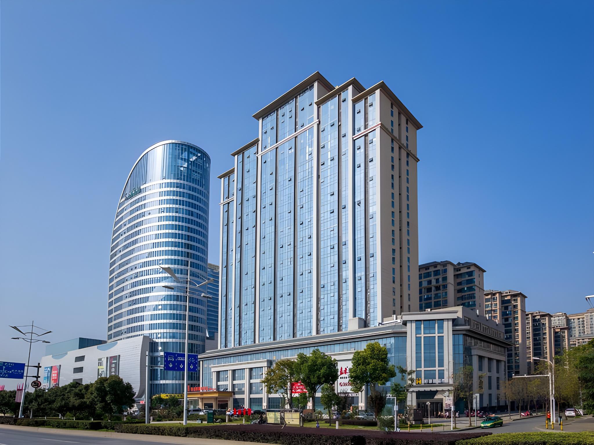 Vienna International Hotel (Xinwuzhong, Dengcheng Avenue, Xiangyang) 4/34