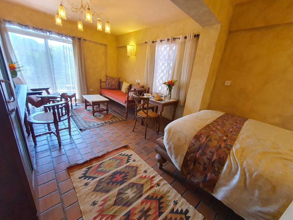 Woodmere Serviced Apartments 6/50