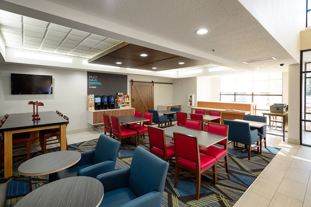 Holiday Inn Express Hillsborough Durham Area, an IHG Hotel 42/47