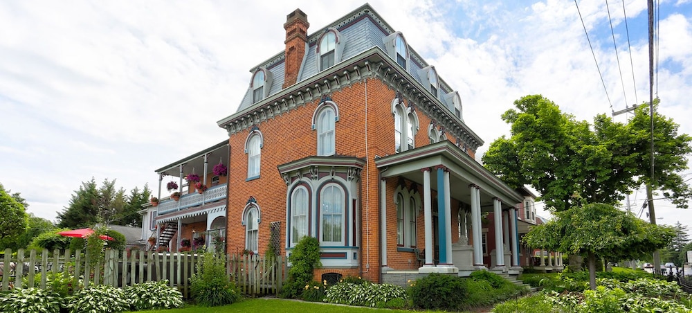 Greystone Manor Inn B&B 2/32