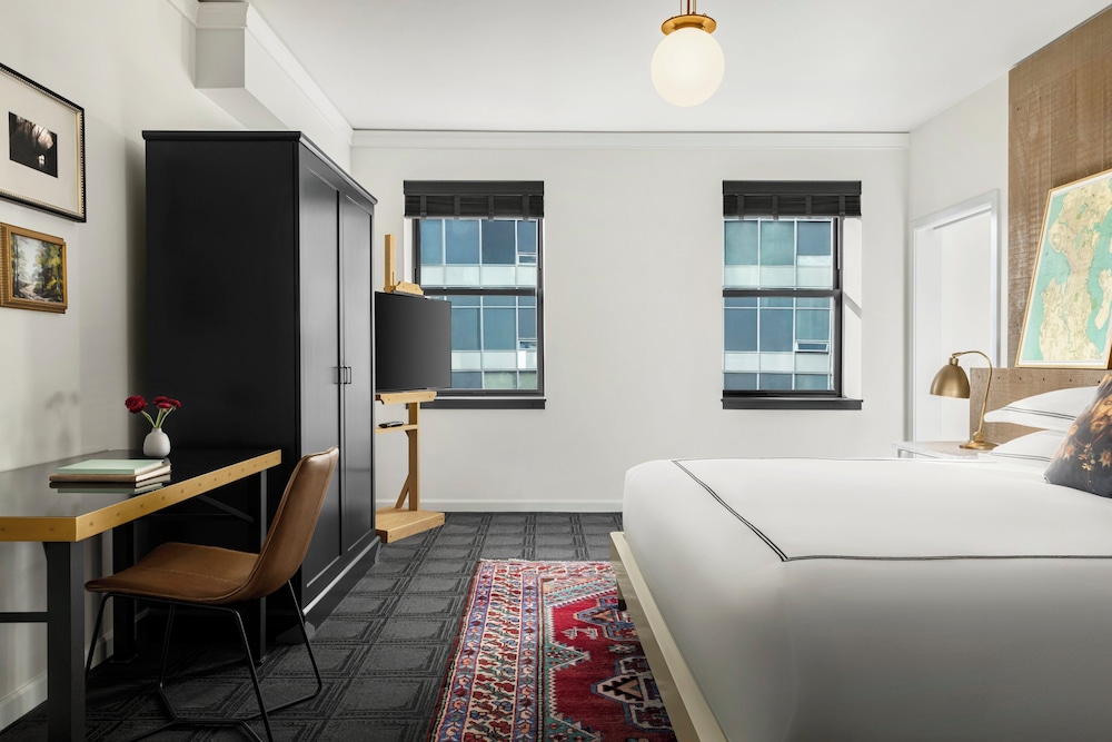 Spa, Premium, King Bed, City View, Top Floor