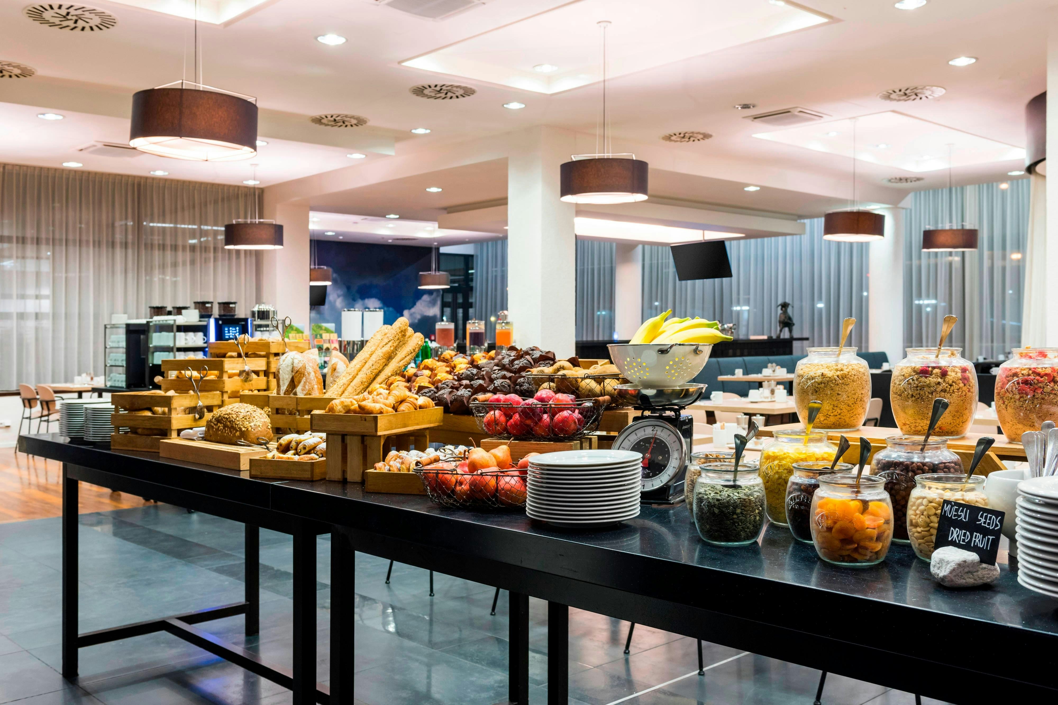 Courtyard By Marriott Prague Airport 42/59