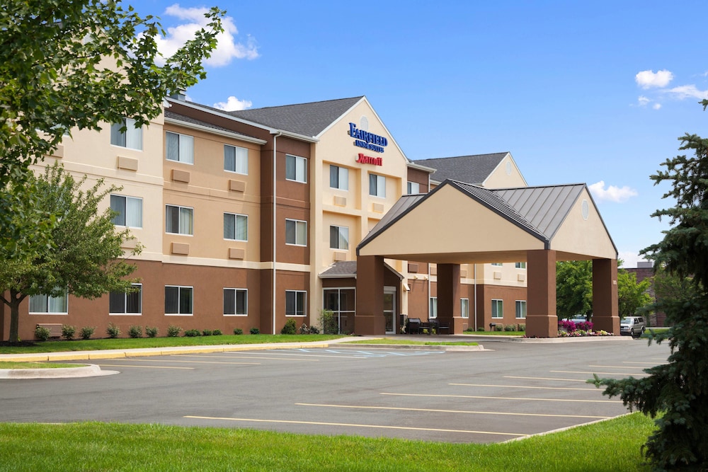 Fairfield Inn Suites Lansing West 3/23