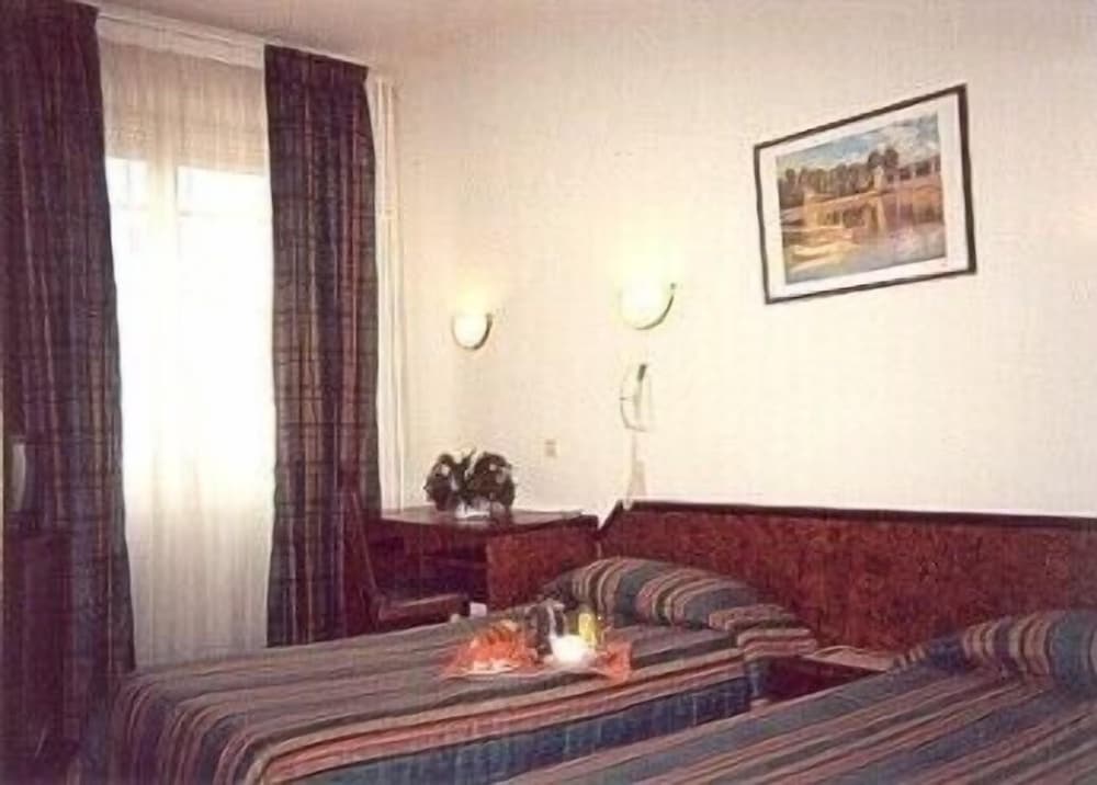 Hotel de Nevers 16/25