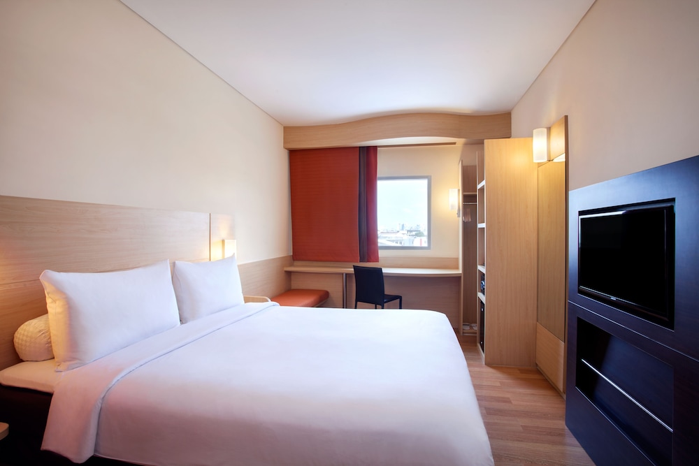Ibis Jakarta Harmoni 12/56