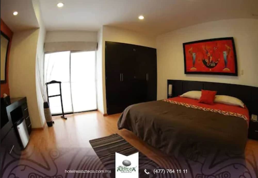 Real Azteca Hotel 11/25