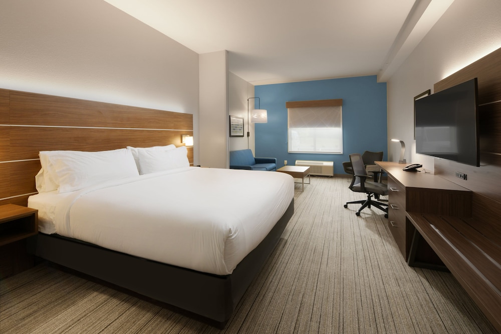 Holiday Inn Express and Suites Williamstown - Glassboro, an IHG Hotel (ex. Best Western Monroe Inn) 22/62