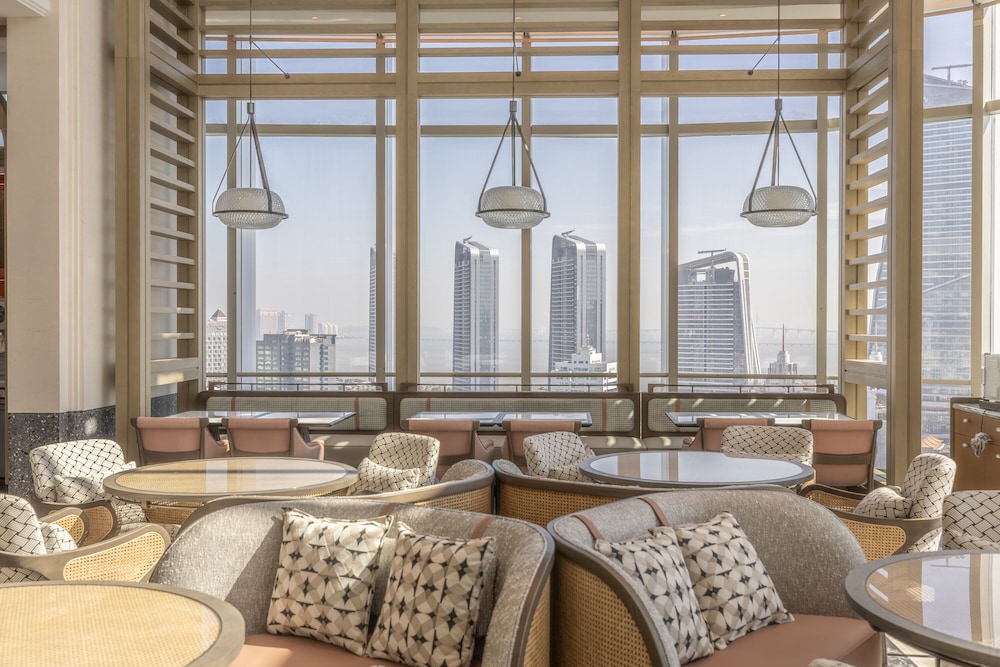 Hyatt Regency Zhuhai Gongbei 25/45