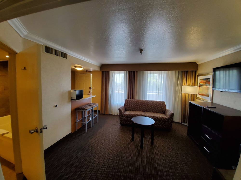 Hotel D Lins Ontario Airport 32/45