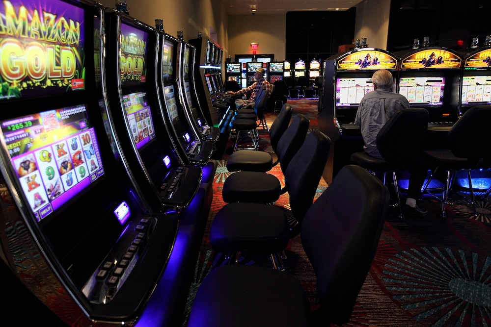 Emerald Queen Hotel & Casino 50/59