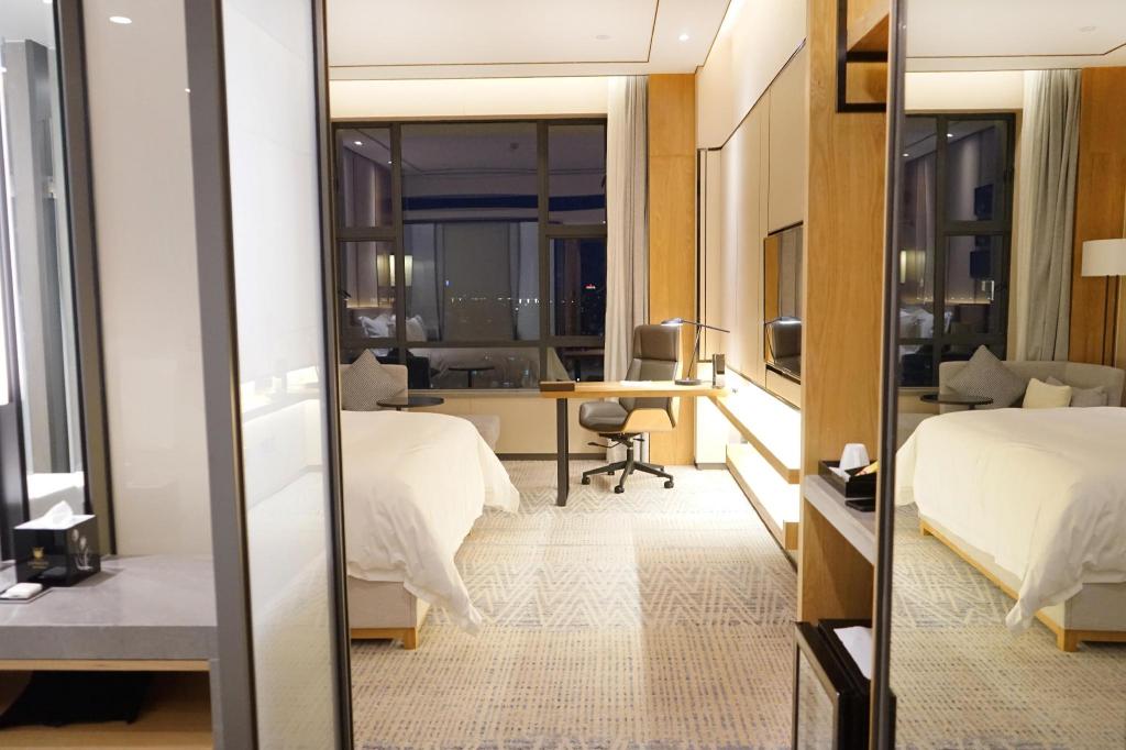 Rezen Longuu Hotel (Zhaoqing Qixingyan scenic spot store) 13/48