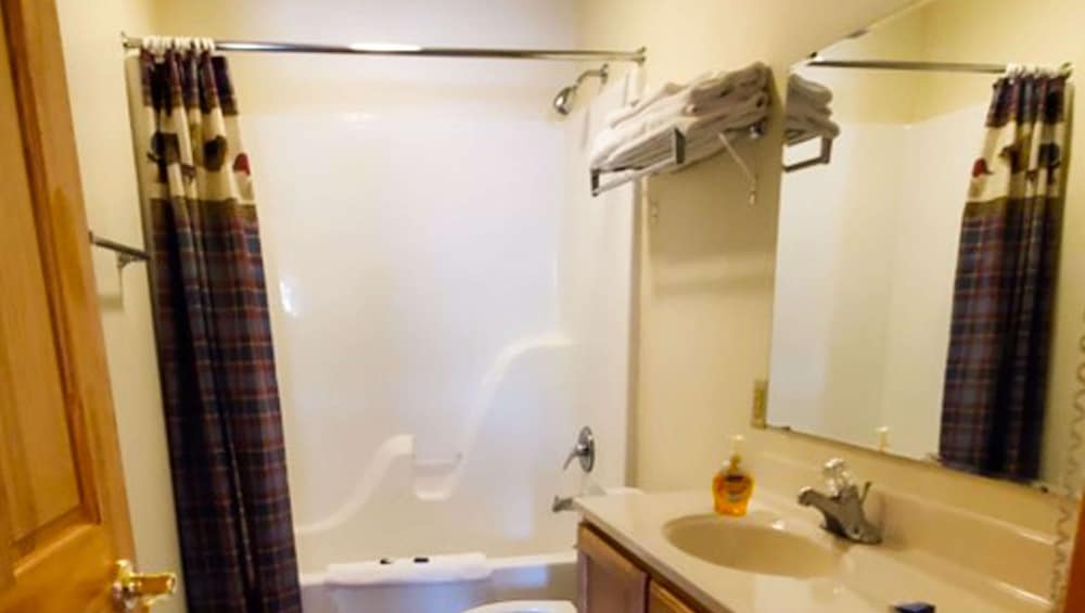 Jasper Ridge Inn Ishpeming 15/75