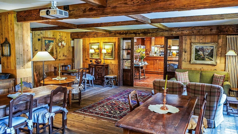 AUBERGE DE LA MAISON 35/47