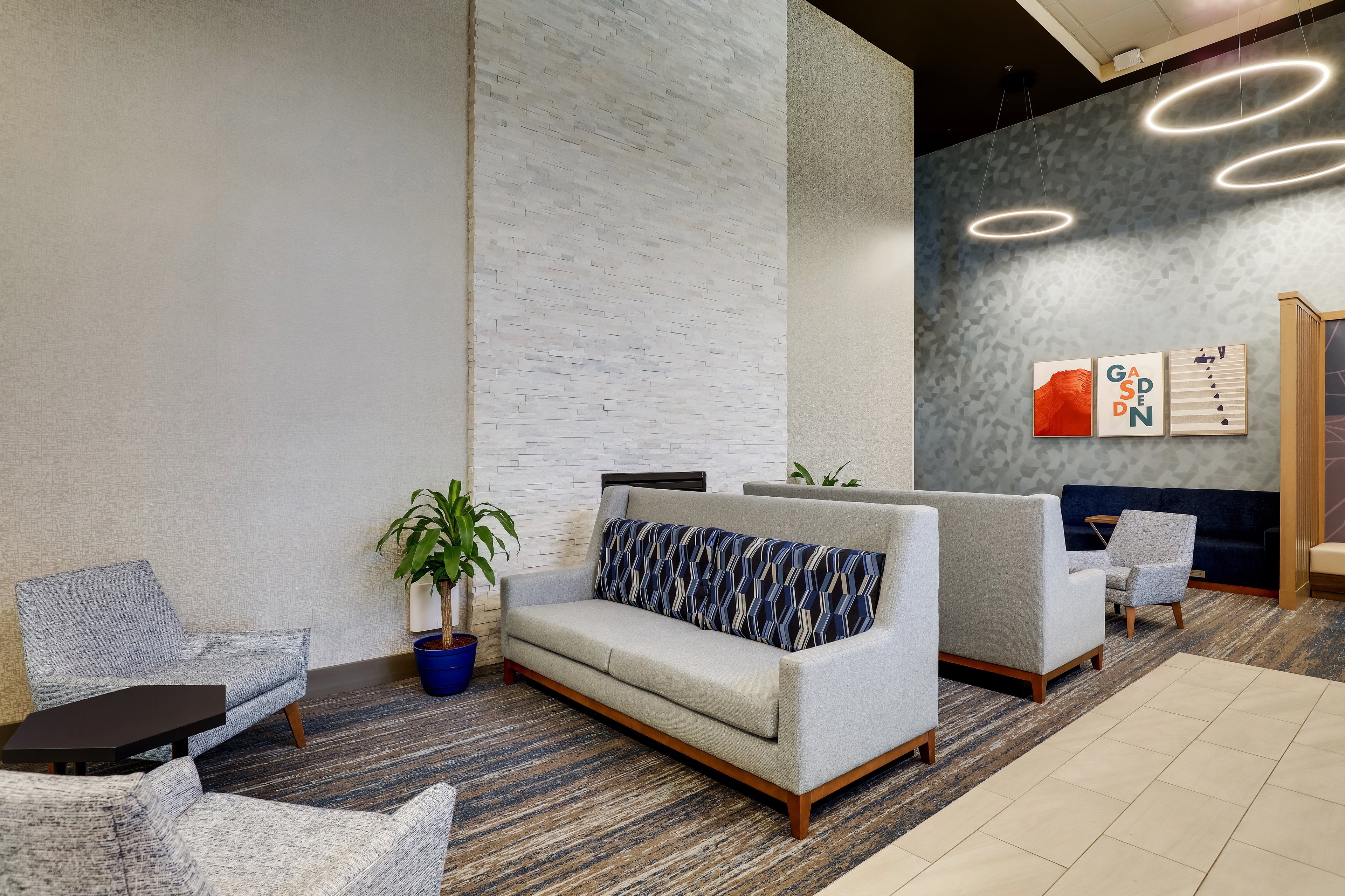 Holiday Inn Express Hotel And Suites Gadsden W Near Attalla 45/76