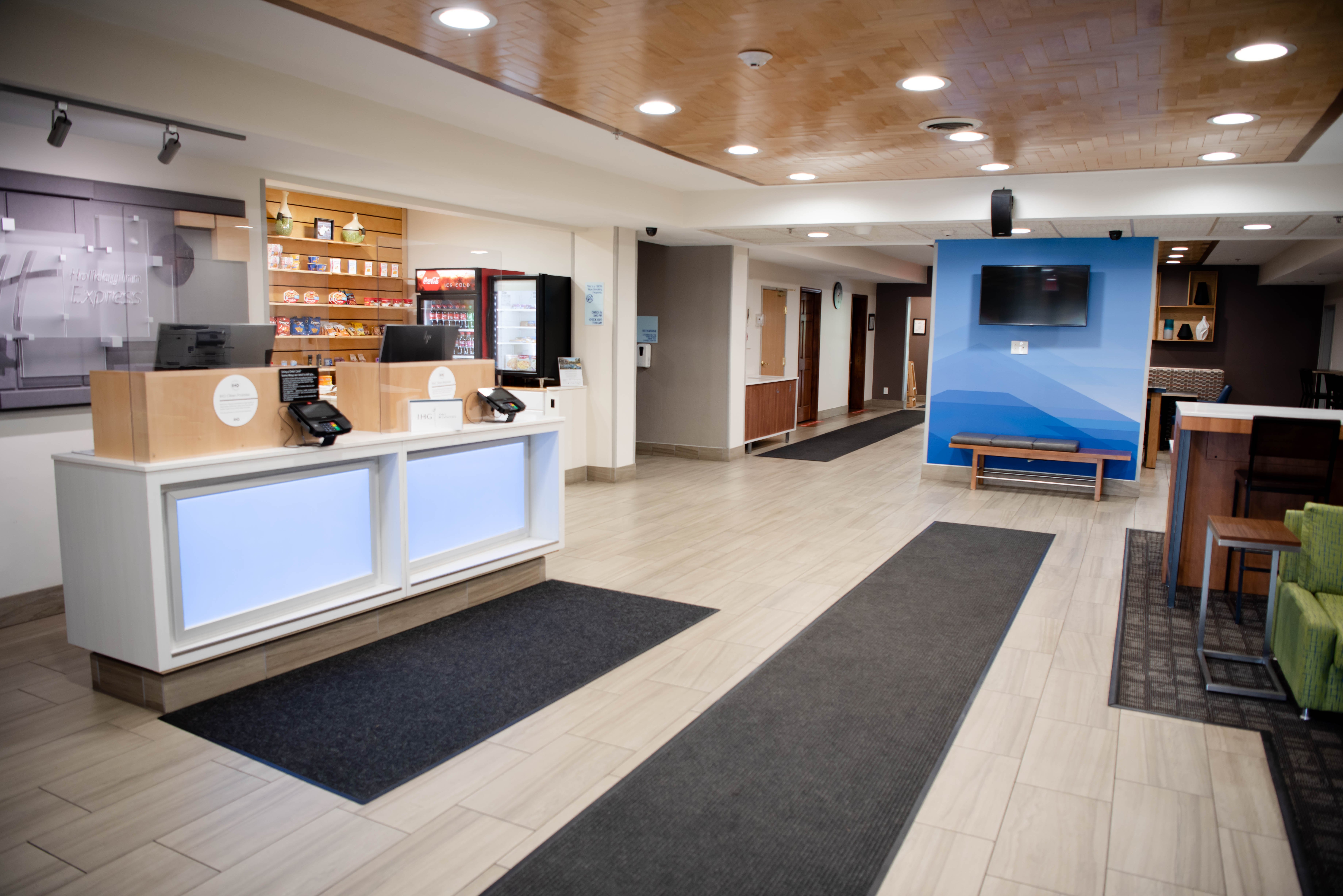 Holiday Inn Express Winfield 3/50