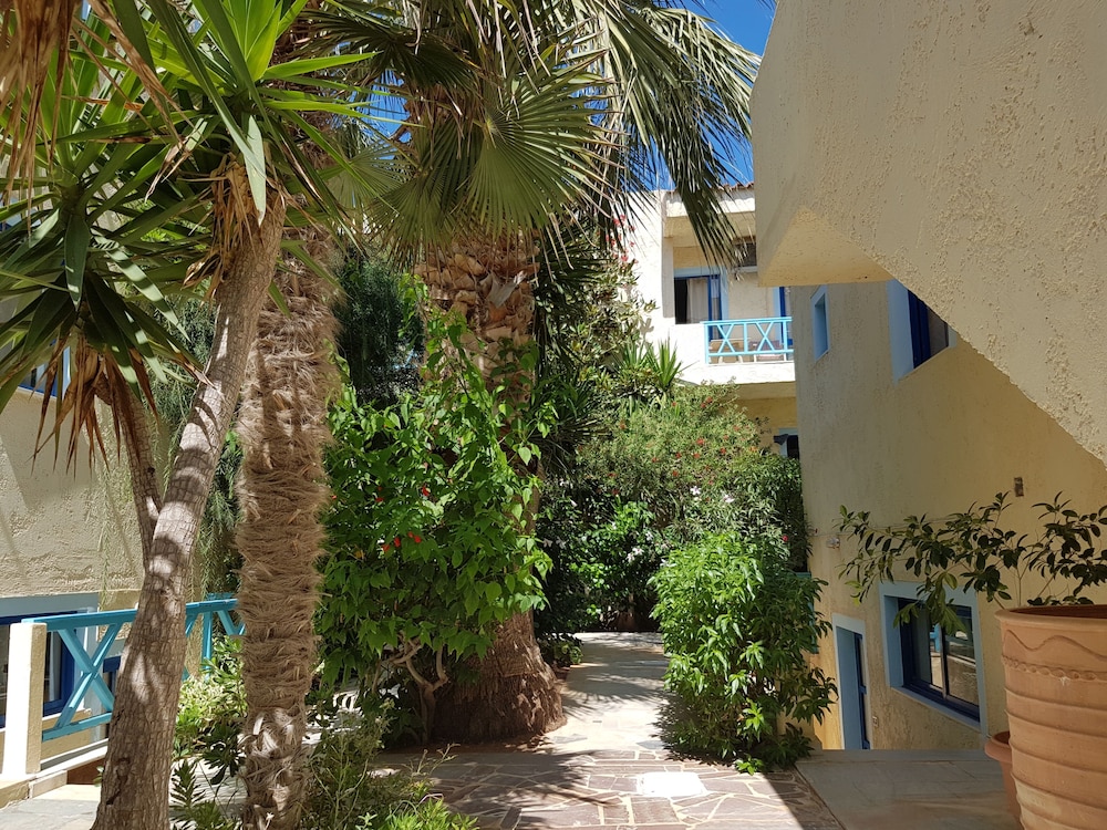Galazio Beach Resort 63/68