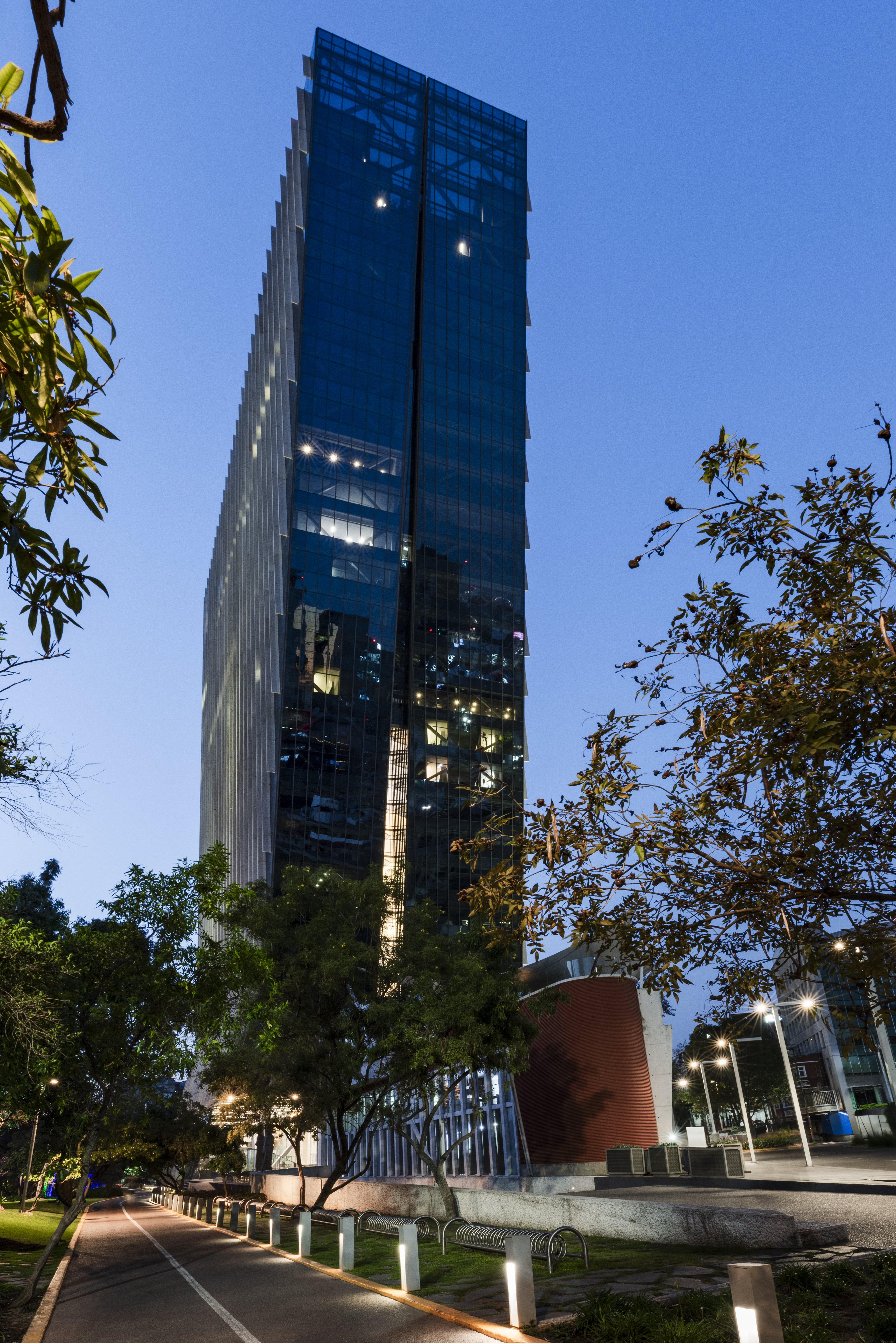 ALEXANDER HOTEL 3/60