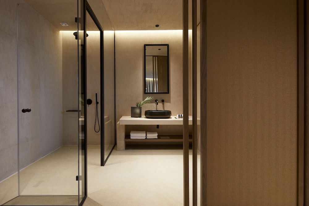 North Santorini Luxury Spa Hotel 49/50
