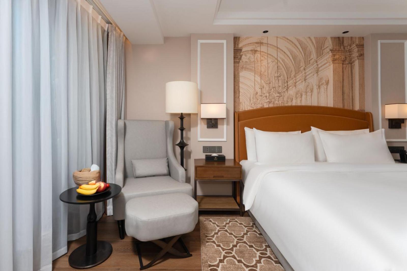 Vienna International Hotel (Shanghai National Exhibition and Convention Center Cao'an Road) 20/28