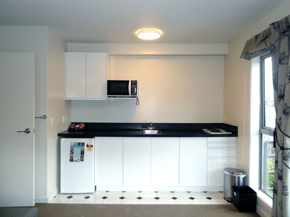 Caples Court 5/50