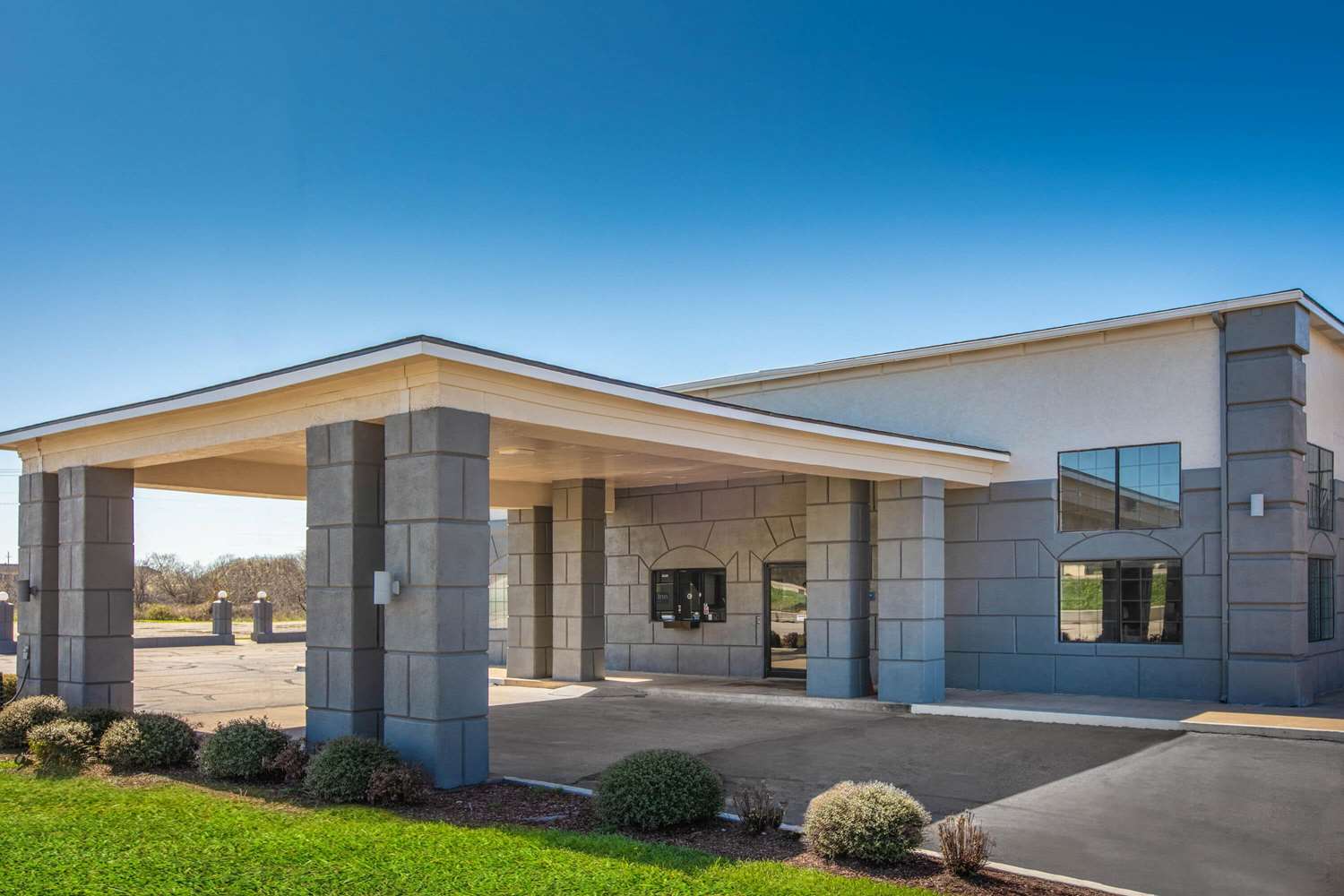 Days Inn by Wyndham Waco 1/27