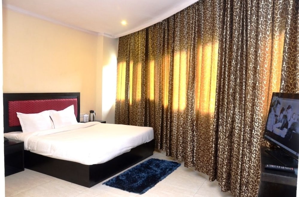 Hotel Ck International 7/50