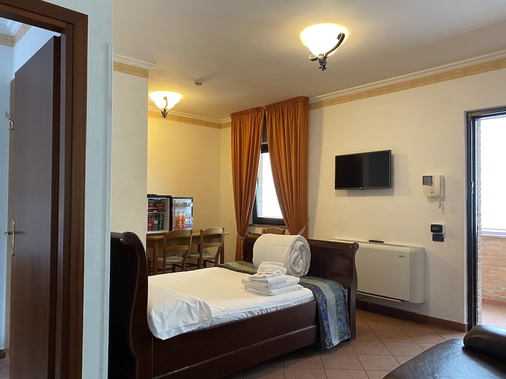 Euro House Inn Airport Hotel Residence 20/72