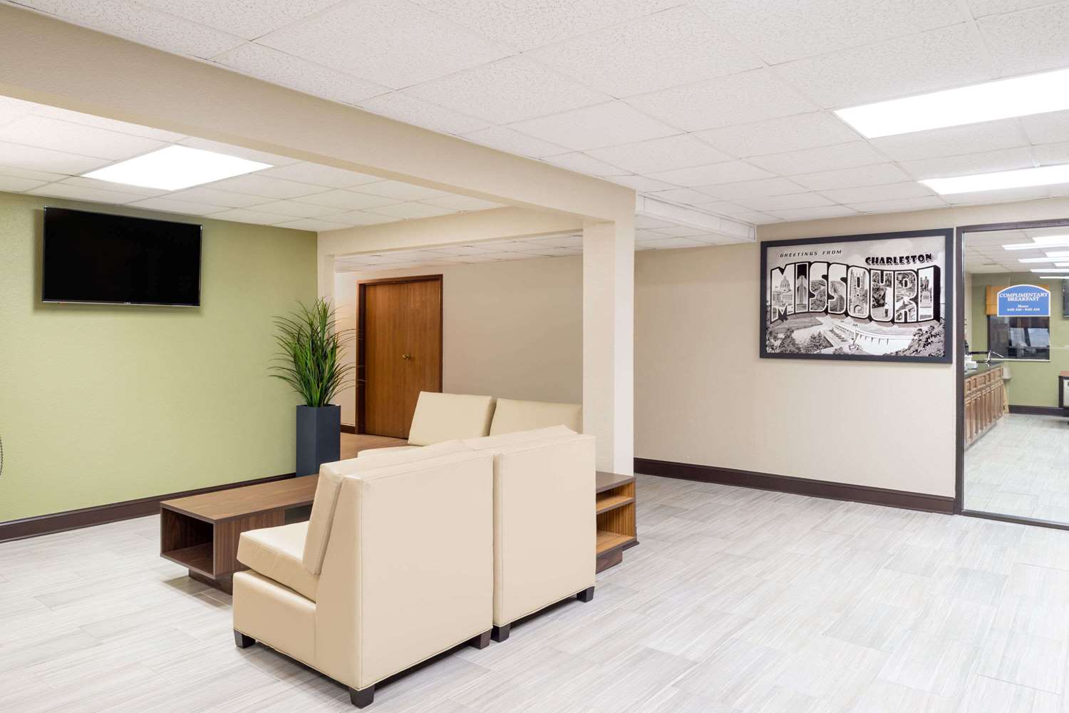 Super 8 by Wyndham Charleston/Sikeston East MO 6/10