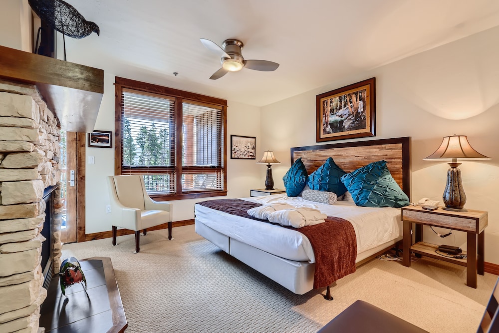 4 Bedrooms, Condo, 1 King and 2 Queen Beds, Single Bed, Sofa