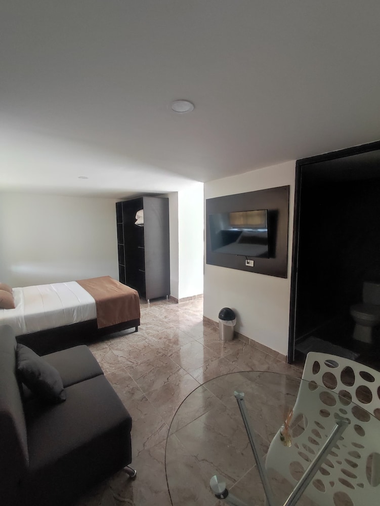Hotel Palmas De Alcala 32/50