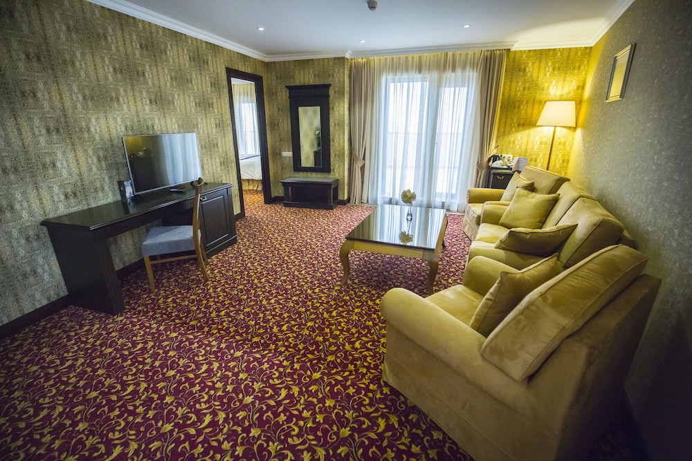 Colosseum Marina Hotel Batumi 48/72