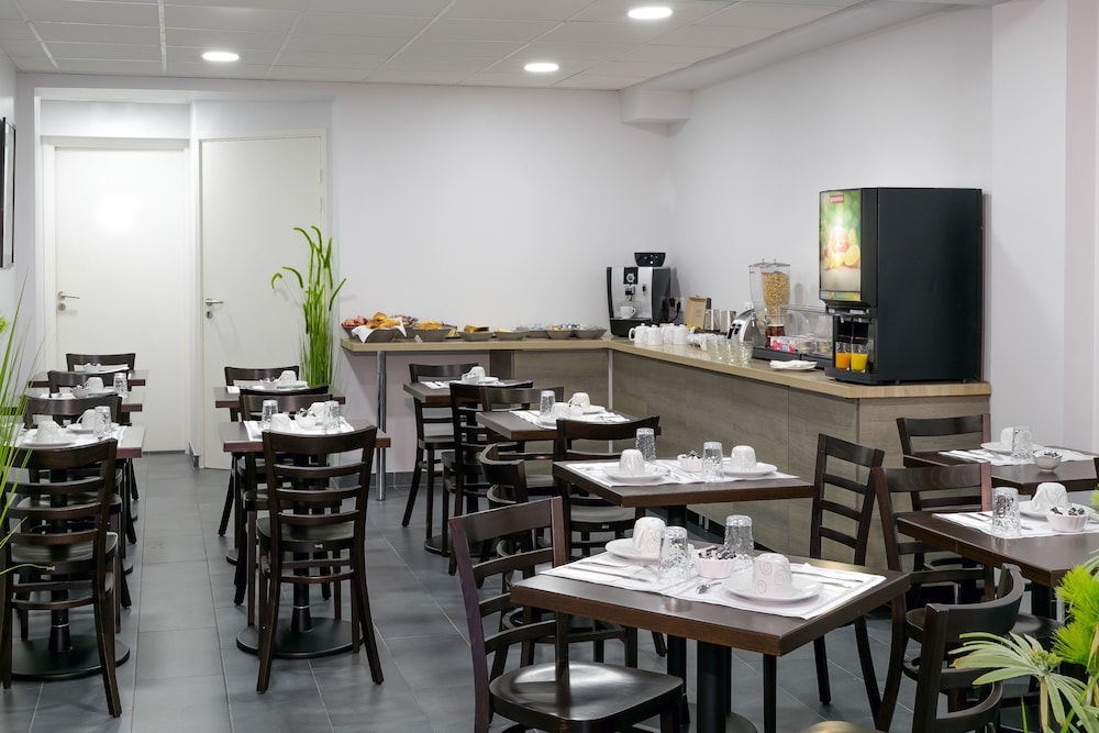 restaurant cafeteria