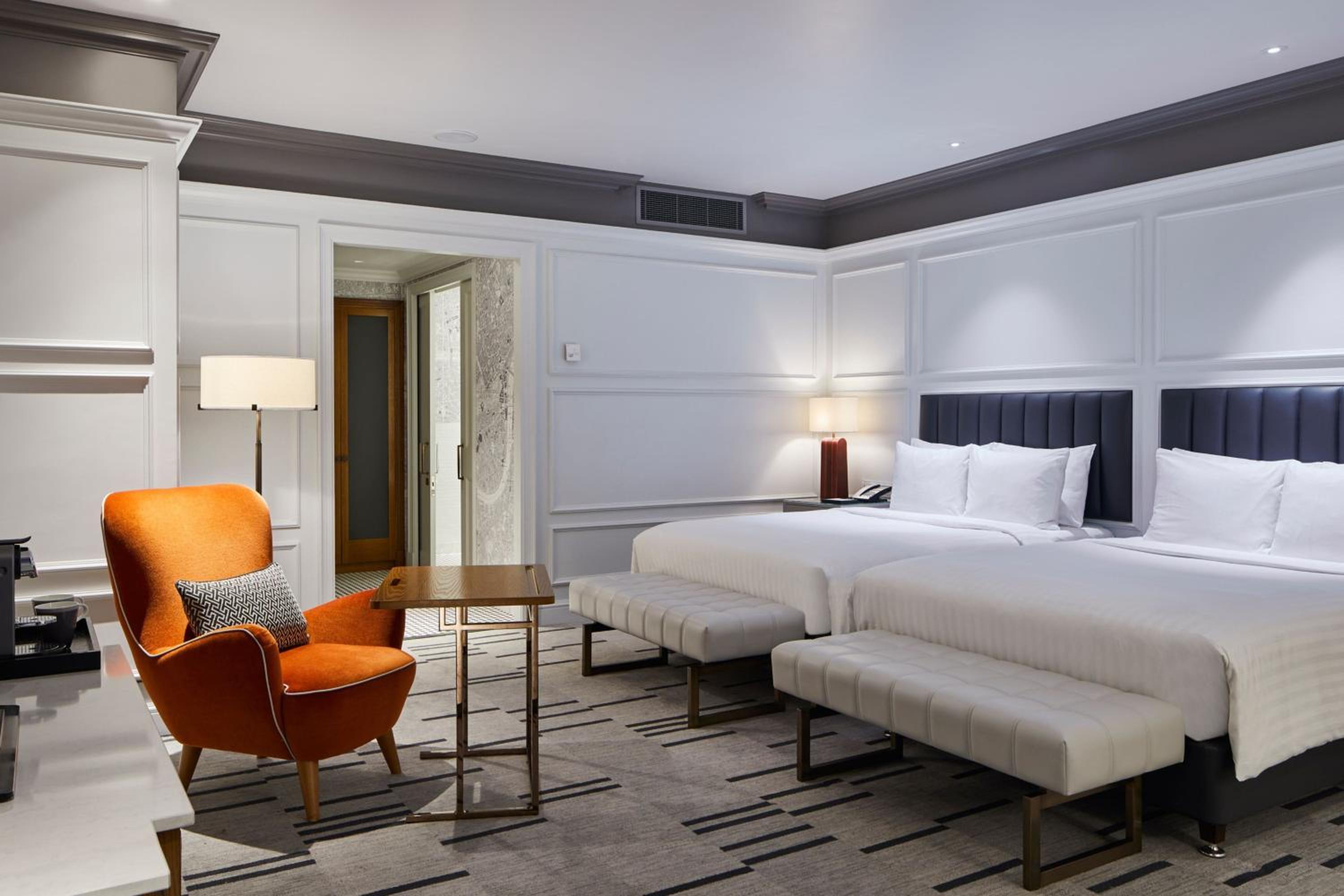 Bank, Suite, King Bed, Balcony, Club Lounge Access, South Wing، London Marriott County Hall 2/10