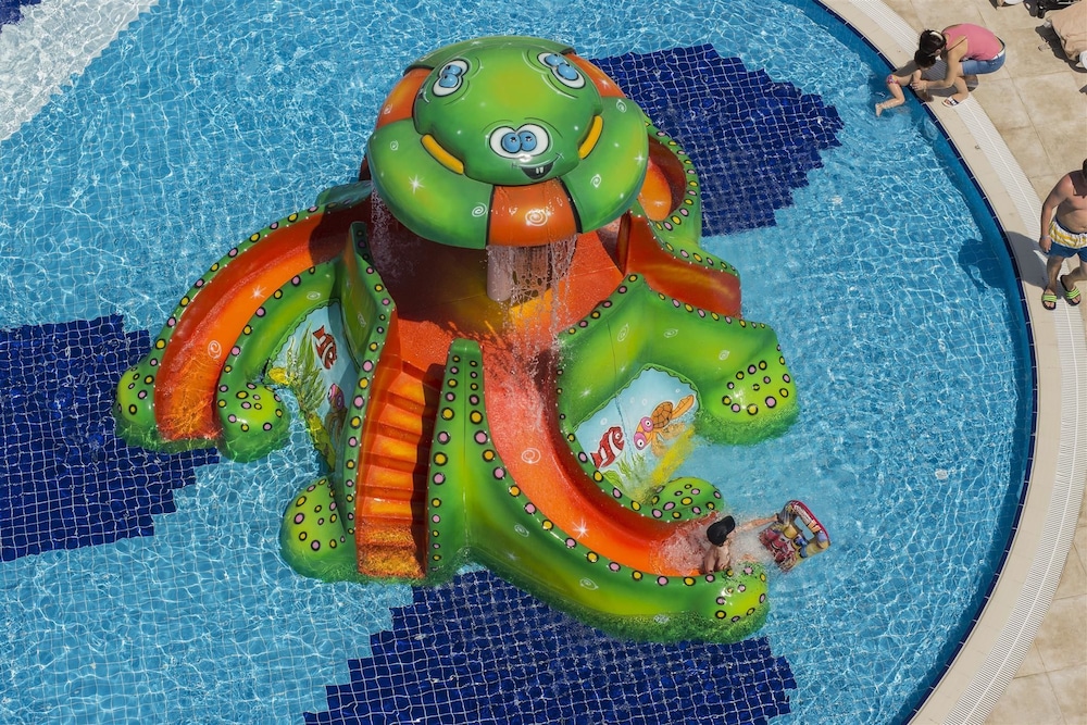 Dream World Aqua Hotel 39/50