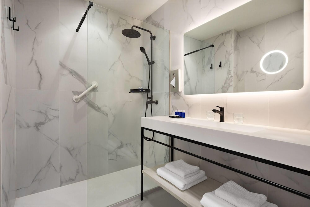 Super, Deluxe, King Bed, Sea View، Ramada Resort by Wyndham Puerto de Mazarron 5/7