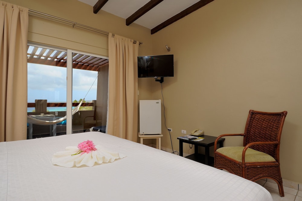 Eden Beach Resort 27/63