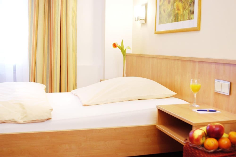 City Partner Hotel Adria 40/84