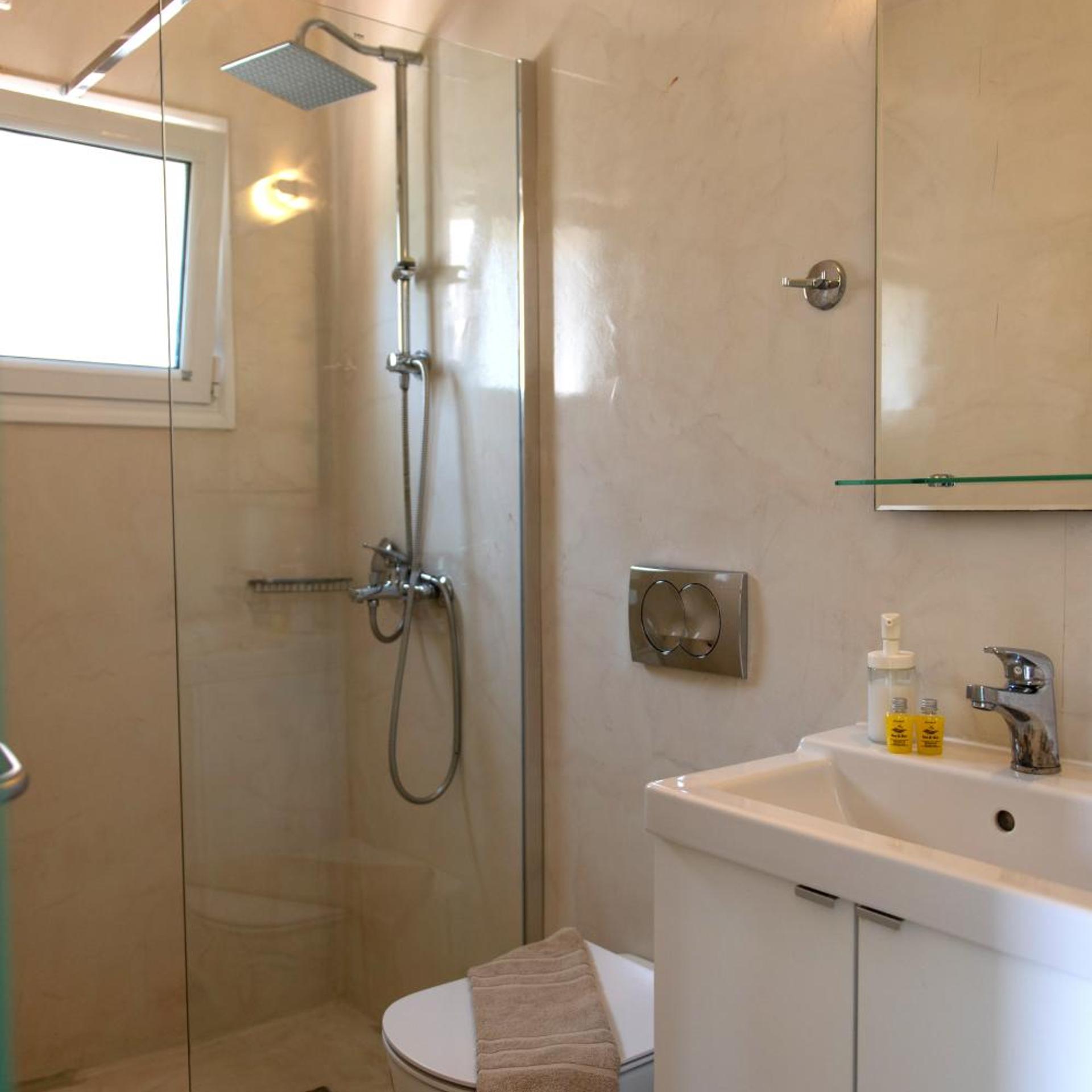 Elina Hotel Perdika 54/55