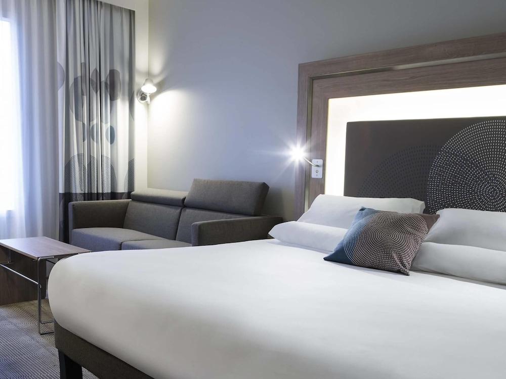 NOVOTEL CHATEAU DE VERSAILLES 24/72