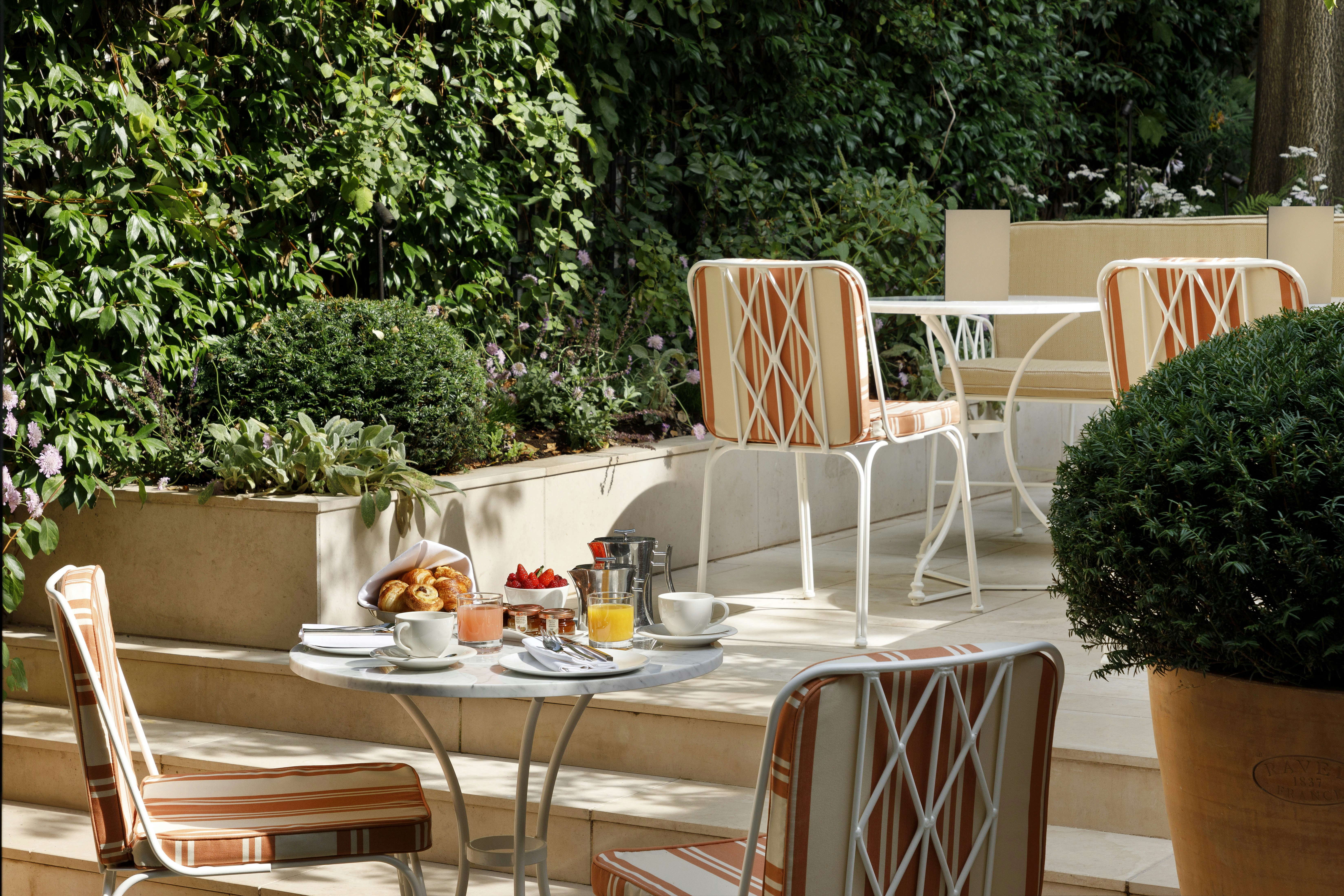 Le Belgrand Hotel Paris Champs Elysees, Tapestry Collection by Hilton 17/20