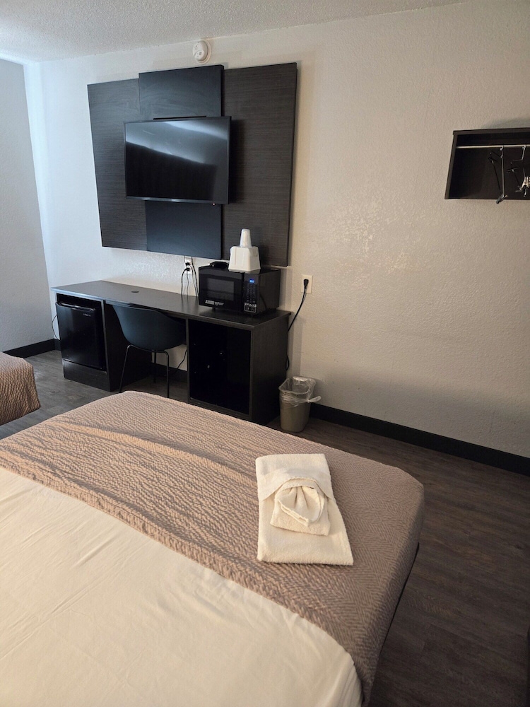 Motel6 Billings, MT - North 25/50